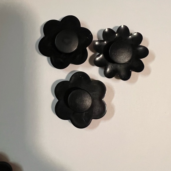 🎀20 for $15🎀 Croc Shoe Charms Set of 3 smiley Flowers - Picture 2 of 2